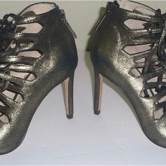 Louise et Cie Metallic Pewter Gray Leather Stiletto Strappy Open Toe Shoes 5.5 - Picture 3 of 11